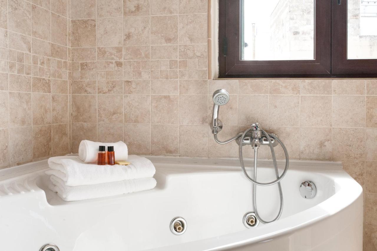 Castriota 19 - Jacuzzi Apartment Sit Lecce Buitenkant foto